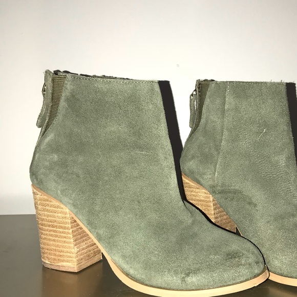 green booties